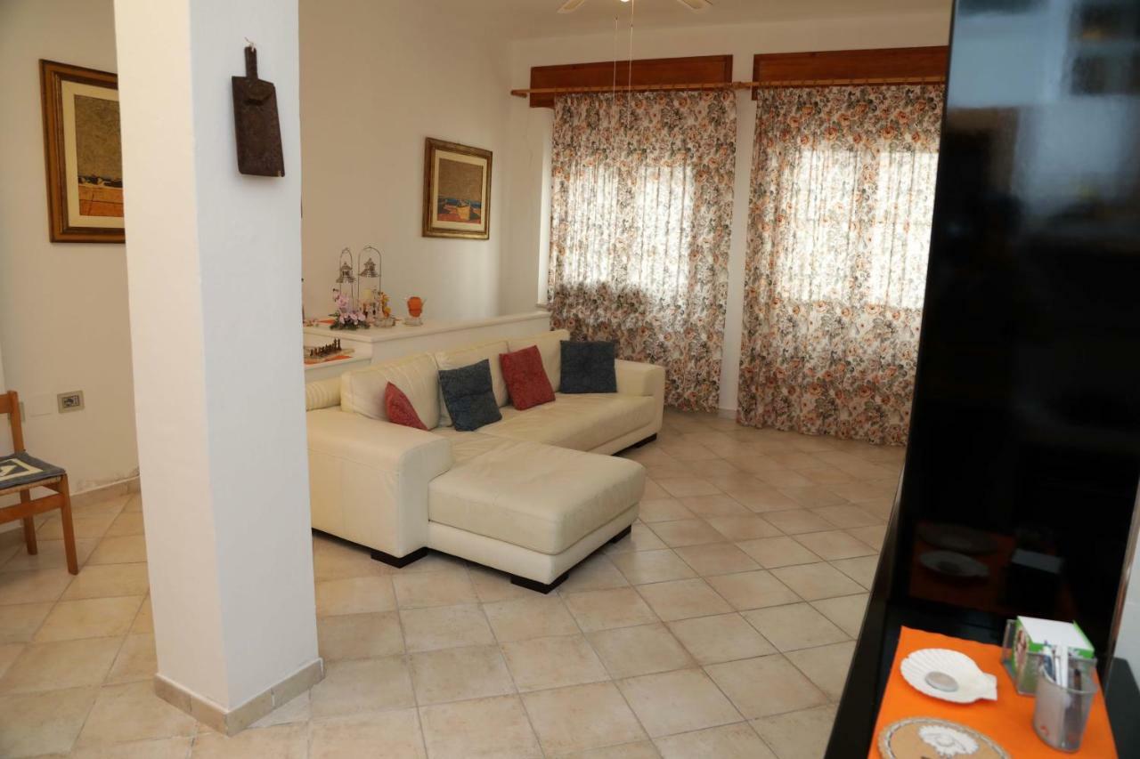 Luxury Apt Appartamento Calasetta Esterno foto