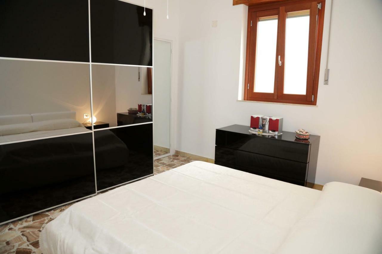 Luxury Apt Appartamento Calasetta Esterno foto