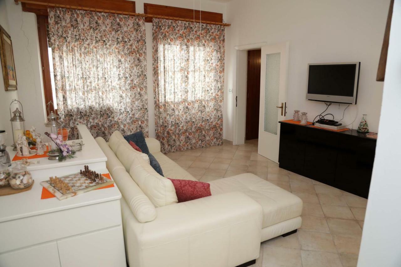 Luxury Apt Appartamento Calasetta Esterno foto