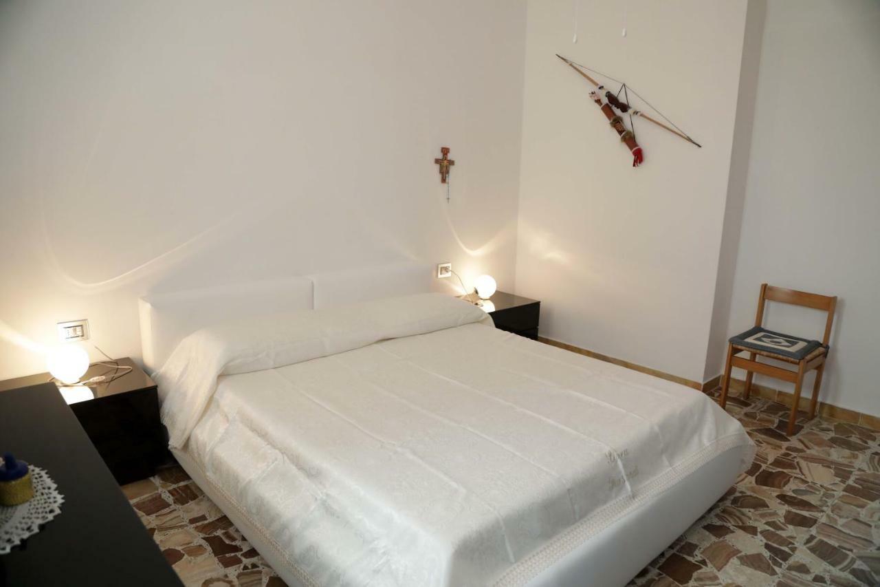 Luxury Apt Appartamento Calasetta Esterno foto
