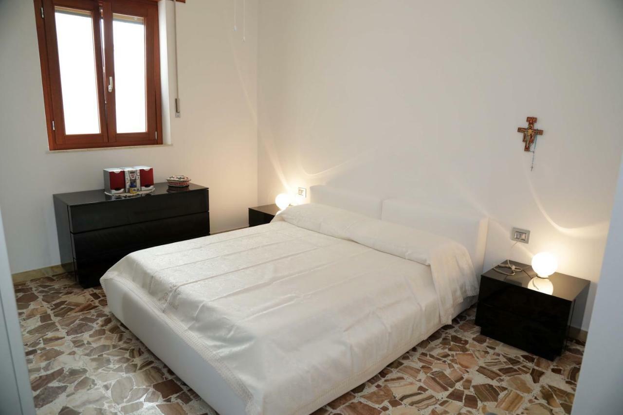 Luxury Apt Appartamento Calasetta Esterno foto